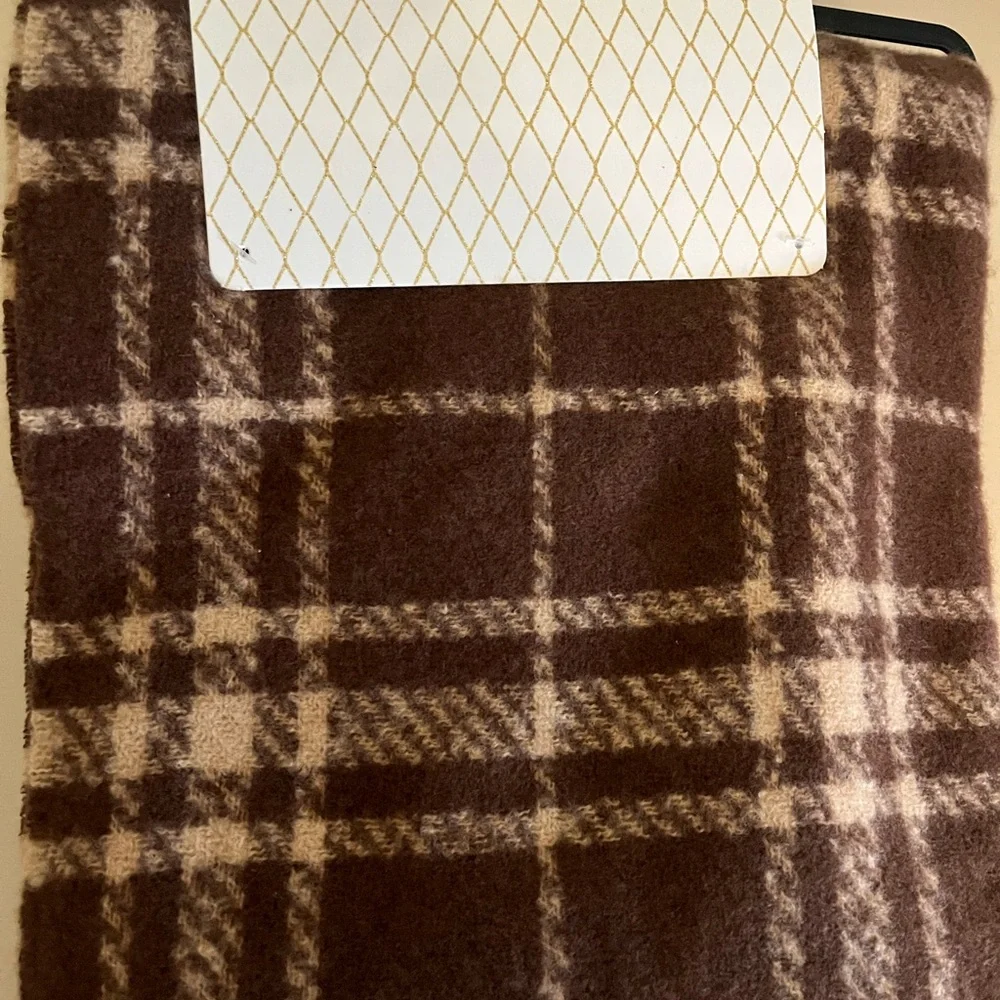 Steve Madden 2 Piece Cream Beanie and Brown Scarf Set - Picture 9 of 10